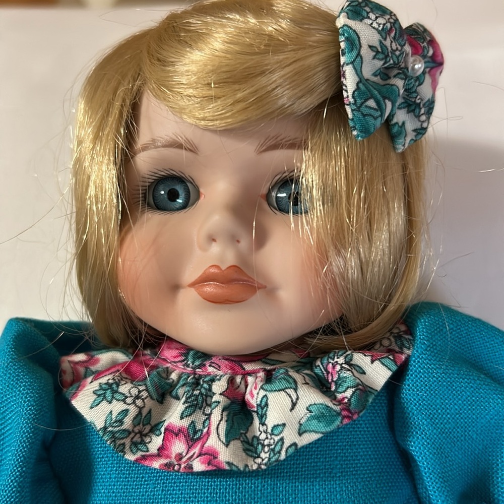 “Ashley”Porcelain Doll